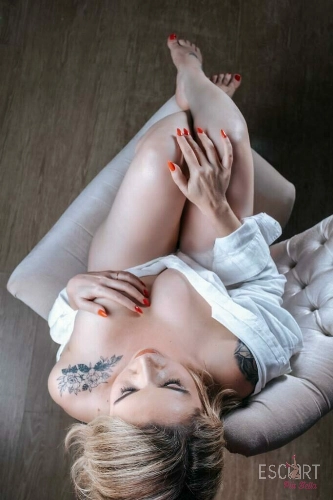 Foto di Alessia - Escort Pordenone - Donna cerca uomo a Pordenone