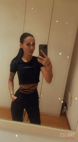 Foto di Giulia - Escort Napoli - Donna cerca uomo a Napoli