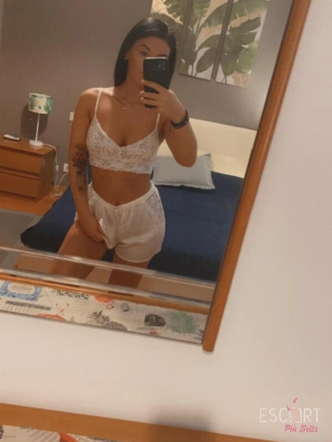 Foto di Valentina - Escort Lucca - Donna cerca uomo a Lucca