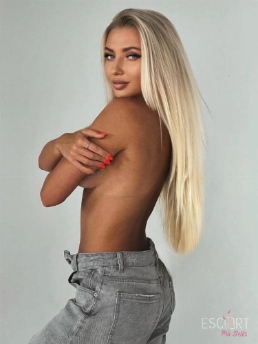 Foto di - Escort Roma - Donna cerca uomo a Roma
